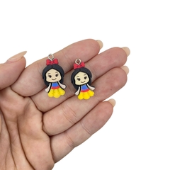 PINGENTE BRANCA DE NEVE RESINA - 2,5CM - 2 UNIDADES - comprar online