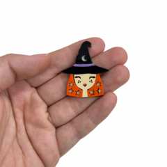 APLIQUE BRUXA ACRÍLICO ADL - HALOWEEN 2024 - 4CM - 1 UNIDADE - comprar online