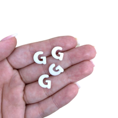 APLIQUE ALFABETO PEQUENO BRANCO - 1CM - 4 UNIDADES