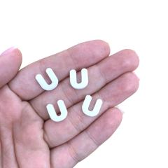 APLIQUE ALFABETO PEQUENO BRANCO - 1CM - 4 UNIDADES na internet