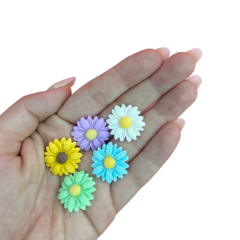 APLIQUE GIRASSOL RESINA CORES DIVERSAS - 2CM - 5 UNIDADES - comprar online