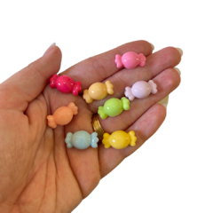 APLIQUE BOMBOM RESINA YAMA - CORES DIVERSAS - 1,5CM - 4 UNIDADES na internet