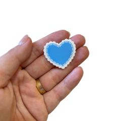 APLIQUE CORAÇÃO PESPONTADO RENDA ACRÍLICO ADL - AZUL - 3CM - 2 UNIDADES na internet