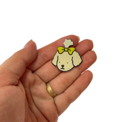 APLIQUE BOBBIE GOODS ACRÍLICO ADL - CACHORRINHA LAÇO AMARELO - 3CM - 2 UNIDADES na internet