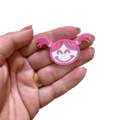 APLIQUE ESCOLAR MENINA XUXINHA ROSA CHICLETE ACRÍLICO ADL - 3CM - 1 UNIDADE na internet