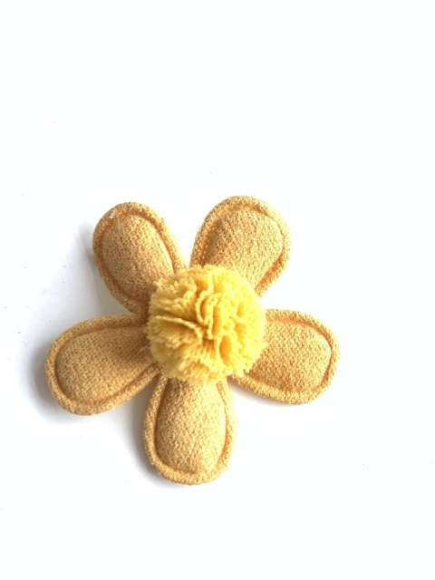 APLIQUE FLOR TECIDO MICRO POMPOM MOSTARDA - 2 UNIDADES