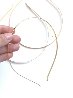 TIARA METALIZADA DOURADA 3MM - 3 UNIDADES