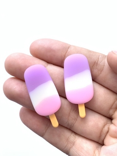APLIQUE PICOLÉ LILÁS, BRANCO E ROSA - 2 UNIDADES