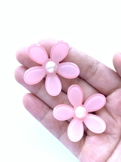 APLIQUE FLOR ACRÍLICO PÉROLA ROSA INTERMEDIÁRIO - 2 UNIDADES - comprar online