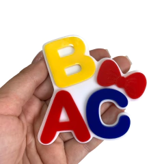 APLIQUE ABC LAÇO BIG ESCOLAR ACRÍLICO ADL - 8CM - 1 UNIDADE - comprar online