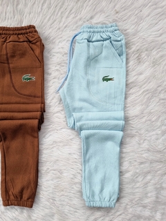 JOGGER FRIZADO LAC. en internet