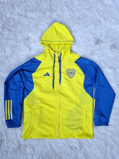 Campera rompeviento B. J. en internet
