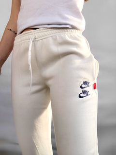 JOGGER PREMIUM LOGO BORDADO en internet