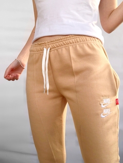 JOGGER PREMIUM LOGO BORDADO - Aruba Store