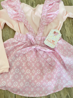 Salopete grife rosa + Body + faixa na internet