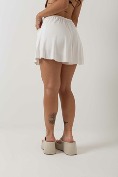 SHORTS FLORENÇA OFF WHITE 2.0 na internet
