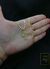 Kit Piastrine 2,5mm Corrente + Pulseira Fecho Tradicional + Pingente Cruz 3D Vazado Banhado a Ouro 18K - SYNC MORE JOIAS