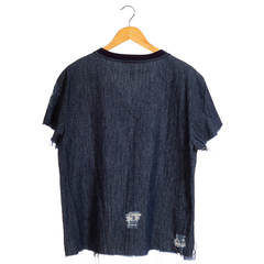 camiseta jeans decote v