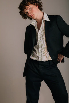 Blazer Armani na internet