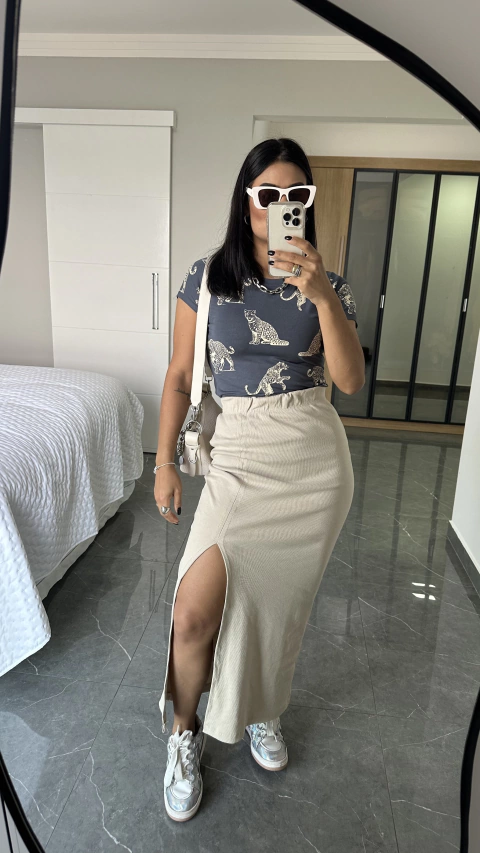 Saia Canelada Ribana Midi Longa Longuete Fenda Isadora Nude Areia