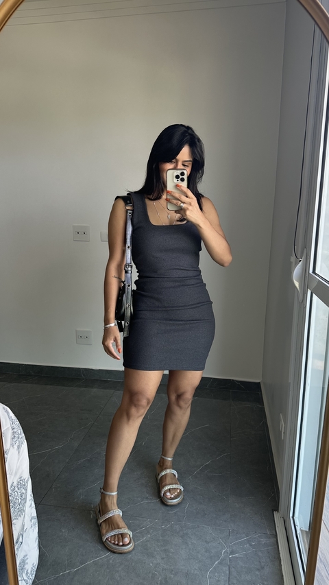 Vestido Canelado Ribana Curto Regata Decote Quadrado Lívia Cinza Chumbo - comprar online