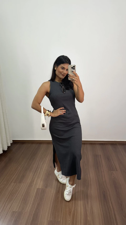 Vestido Canelado Ribana Longuete Longo Regata Fenda Bruna Cinza Chumbo - comprar online