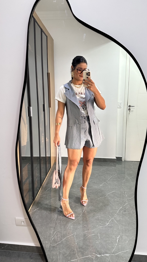 Conjunto Alfaiataria Marrante Colete Faixa Shorts Cintura Alta Antonella Cinza - comprar online