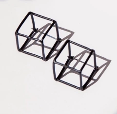 Brinco 3D Cubo Preto