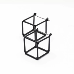 Brinco 3D Cubo Preto - comprar online