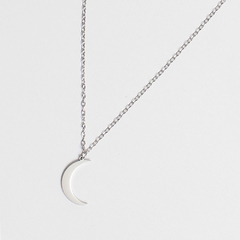 Colar Curto Lua Pequena Prateado - comprar online