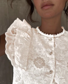 Camisa Mavi en internet