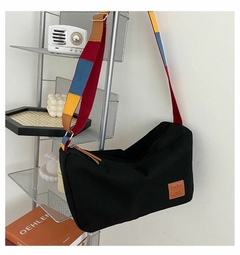 Bolsa Tiracolo Cíntia na internet