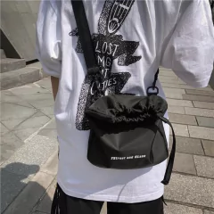 Bolsa tiracolo Saco estilosa - comprar online
