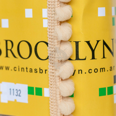 Imagen de Galon Mini Pompon Brooklyn art 1132 de 20 mm x 10 Metros