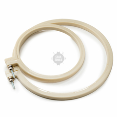 Bastidor Plástico Para Bordar Almendra Con Tornillo 20cm - CASA JORGE