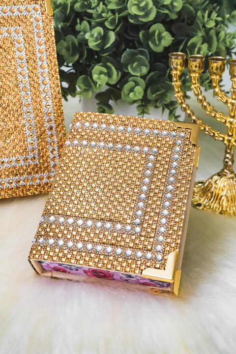 BÍBLIA M 16X11 COM HARPA - Letra media