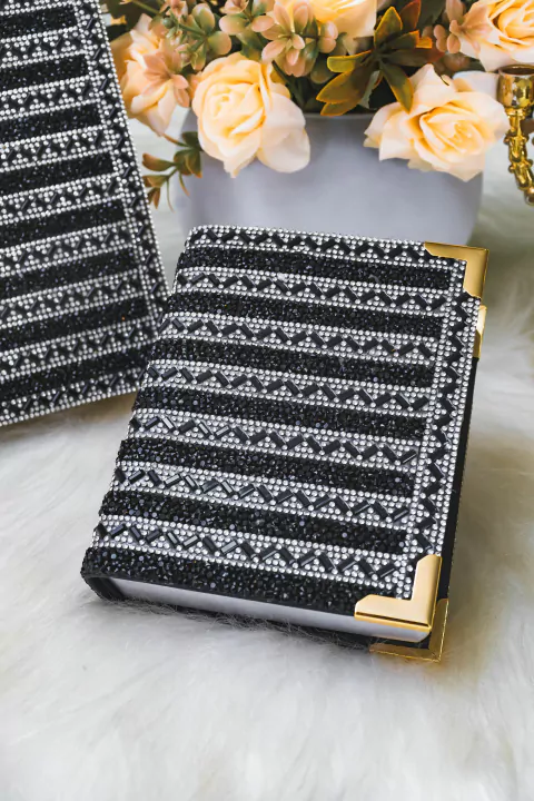 BÍBLIA M 16X11 COM HARPA - Letra media