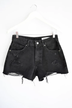 Short Bershka (t.40)