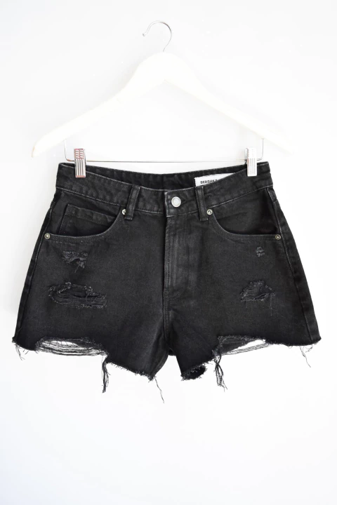 Short Bershka (t.40)