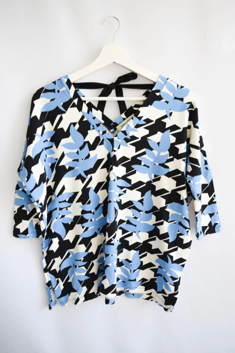 Remera Jazmin Chebar (t.01)