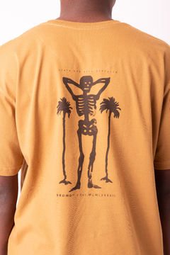 REMERA BONES en internet