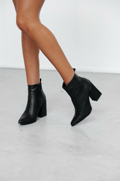Botineta JACKIE Negro - comprar online