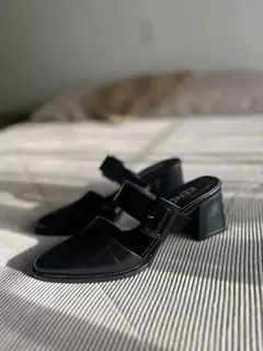 Imagen de Stiletto LUCRECIA Croco Negro Outlet