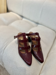 Stiletto VALENTINO Charol Cherry - comprar online