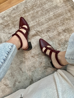 Stiletto VALENTINO Charol Cherry - comprar online