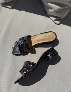 Sandalia MAJO Croco Negro - comprar online