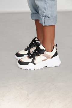 Sneaker BECCA Nude Negro - comprar online