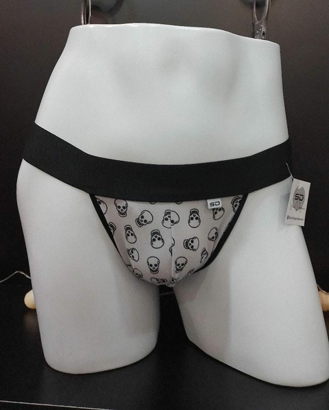 JOCK PRETA COM DETALHE CAVEIRA