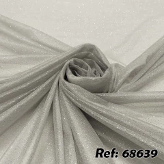Tecido Lurex Miu Cinza Prata para Looks com brilho e transparência.