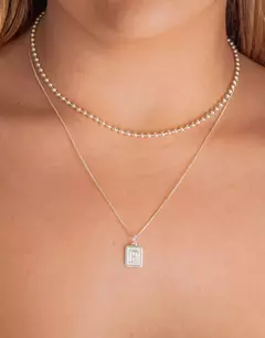 colar inicial medal - Shop Evaristo